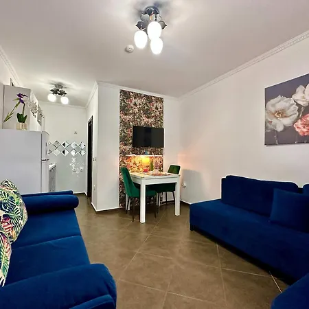 Superior In Cascadas By Menada *